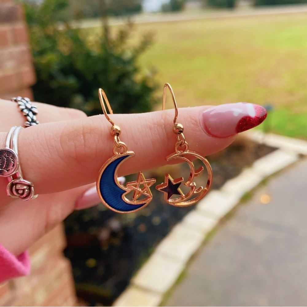 ✨handmade gold & blue half moon earrings✨